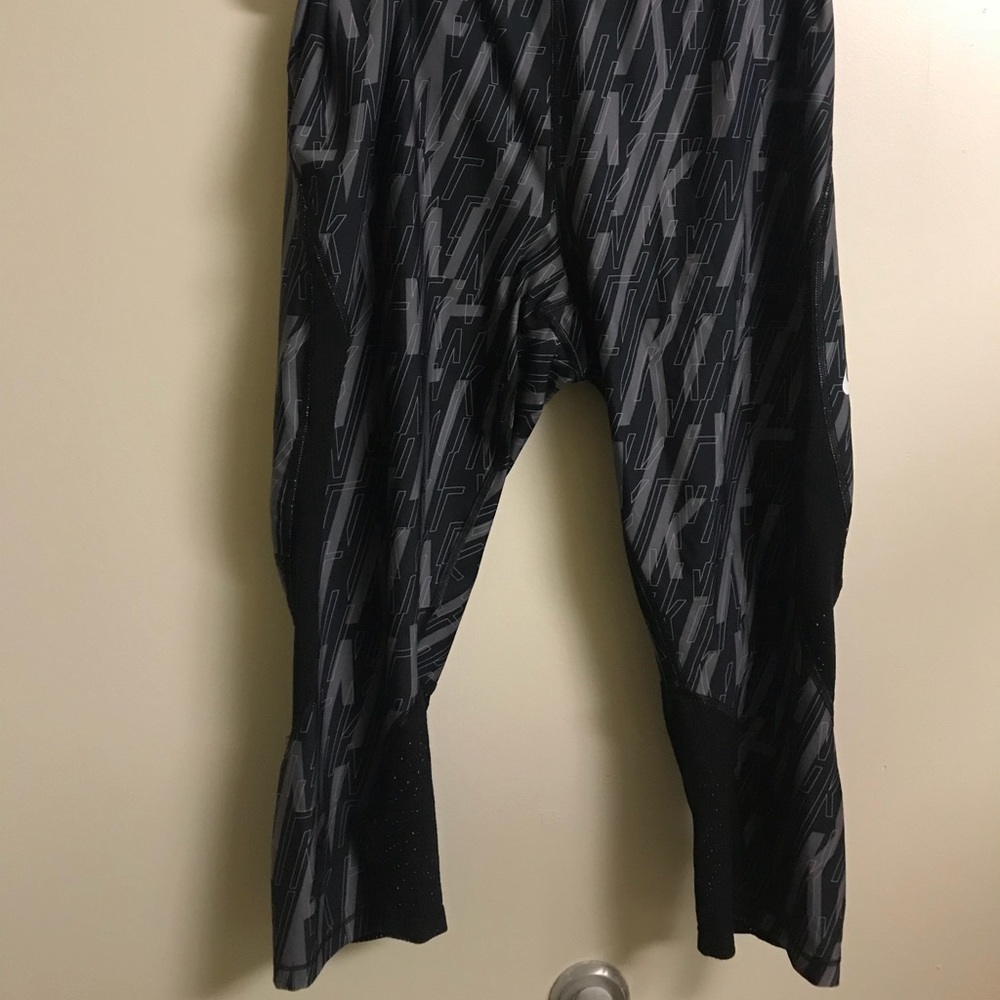 Nike cropped leggings